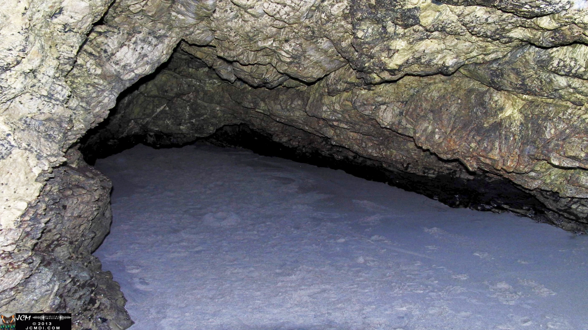 A small cave at Leo Carillo state beach tide pools